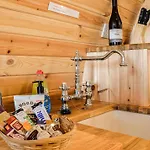 Üdülőpark Lowside Farm Glamping *
